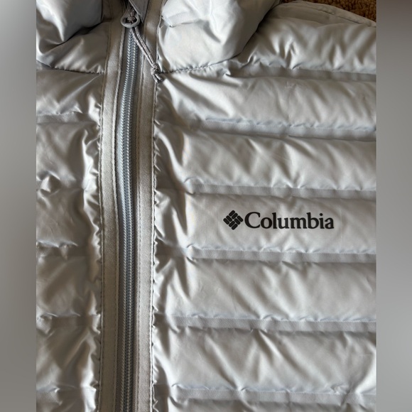 Women’s Columbia McKay Lake 650 Down Puffer Vest - Picture 2 of 5